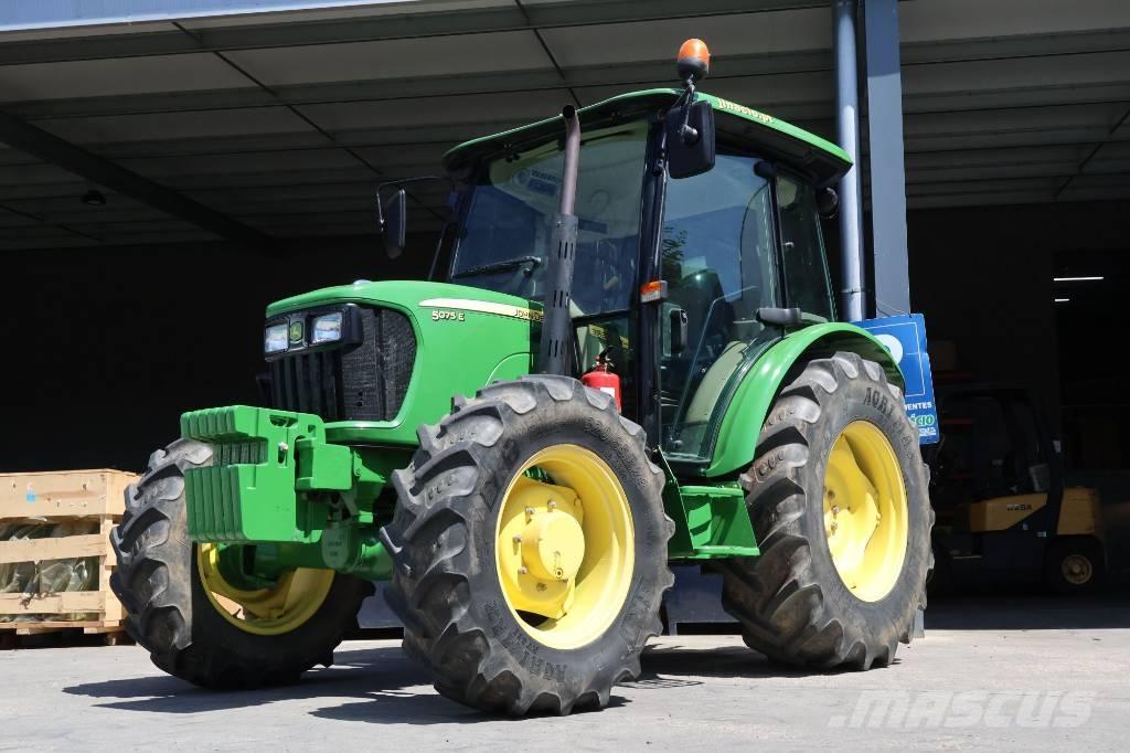 John Deere 5075 E 트랙터