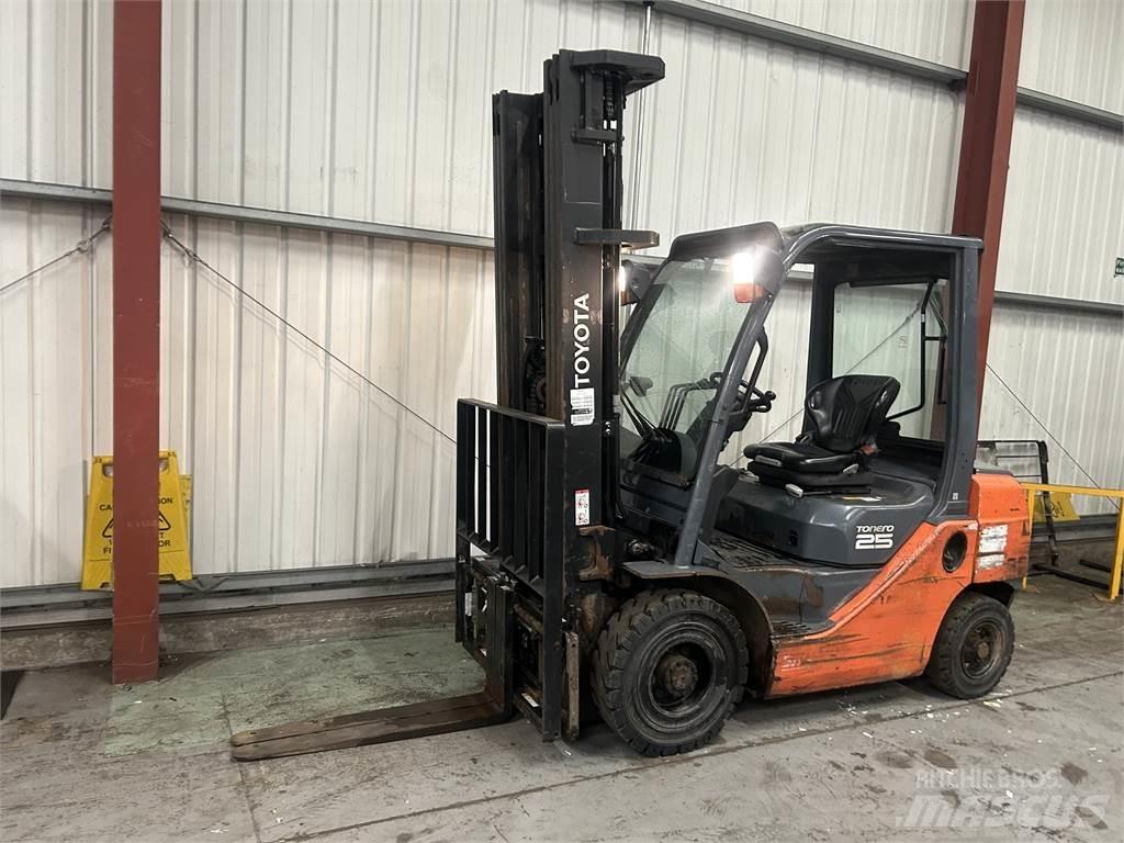 Toyota 02-8FDF25 디젤 지게차
