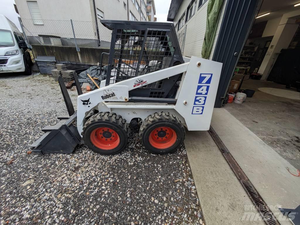 Bobcat 743 B  스키드로더