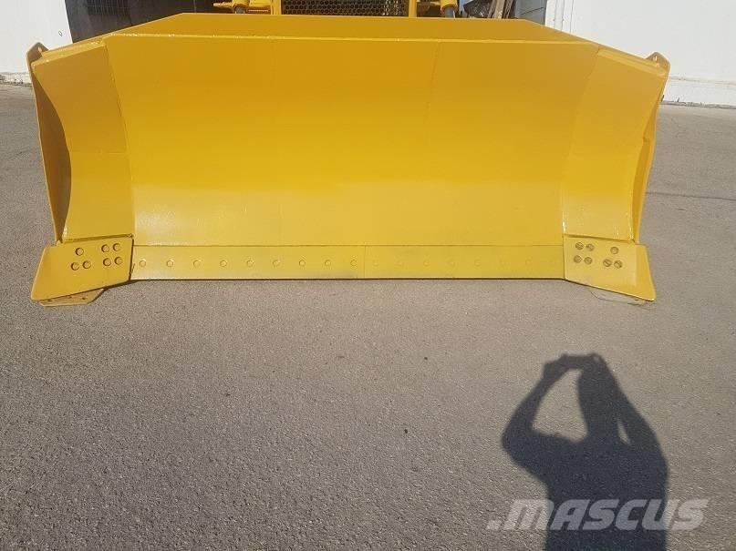 Komatsu D65EX-15 크롤러 도저