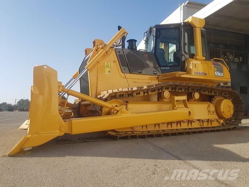 Komatsu D65EX-15 크롤러 도저