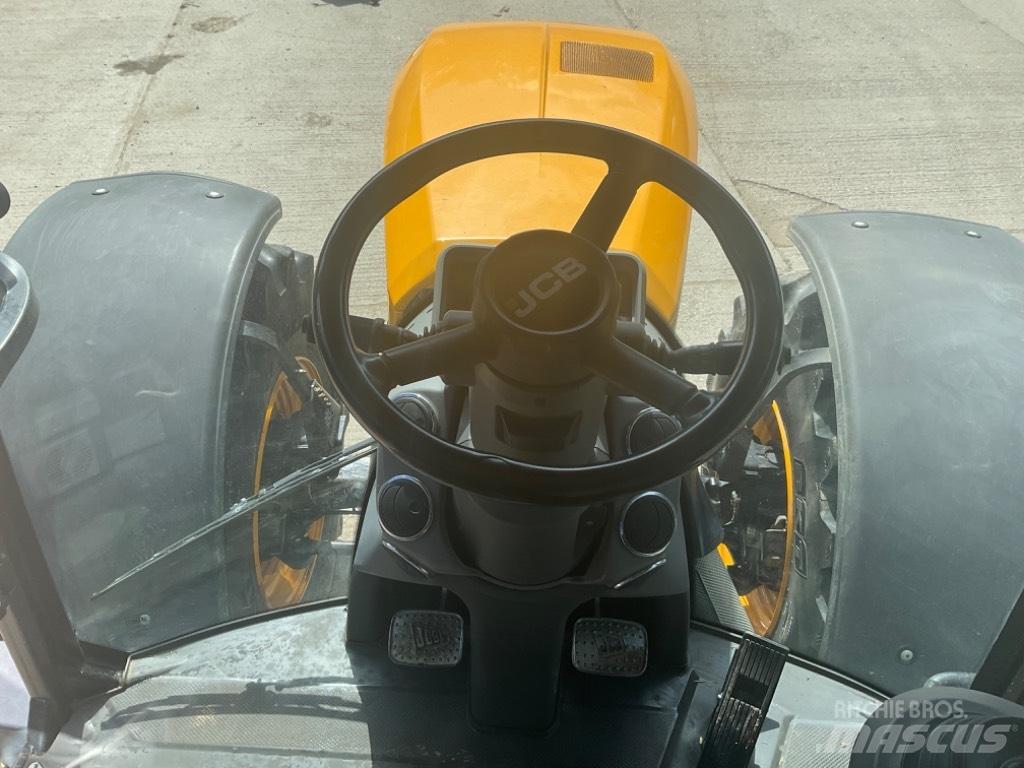 JCB Fastrac 4220 트랙터