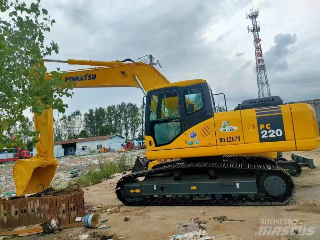 Komatsu PC 220 대형 굴삭기 29톤 이상