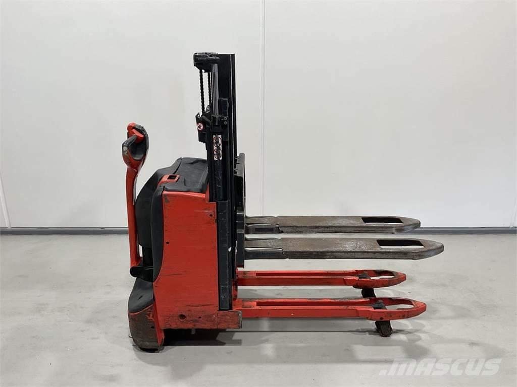 Linde D08 보행식 리치 지게차
