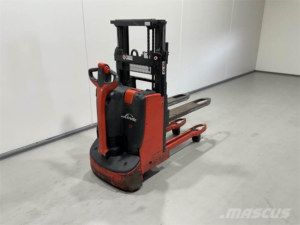 Linde D08 보행식 리치 지게차