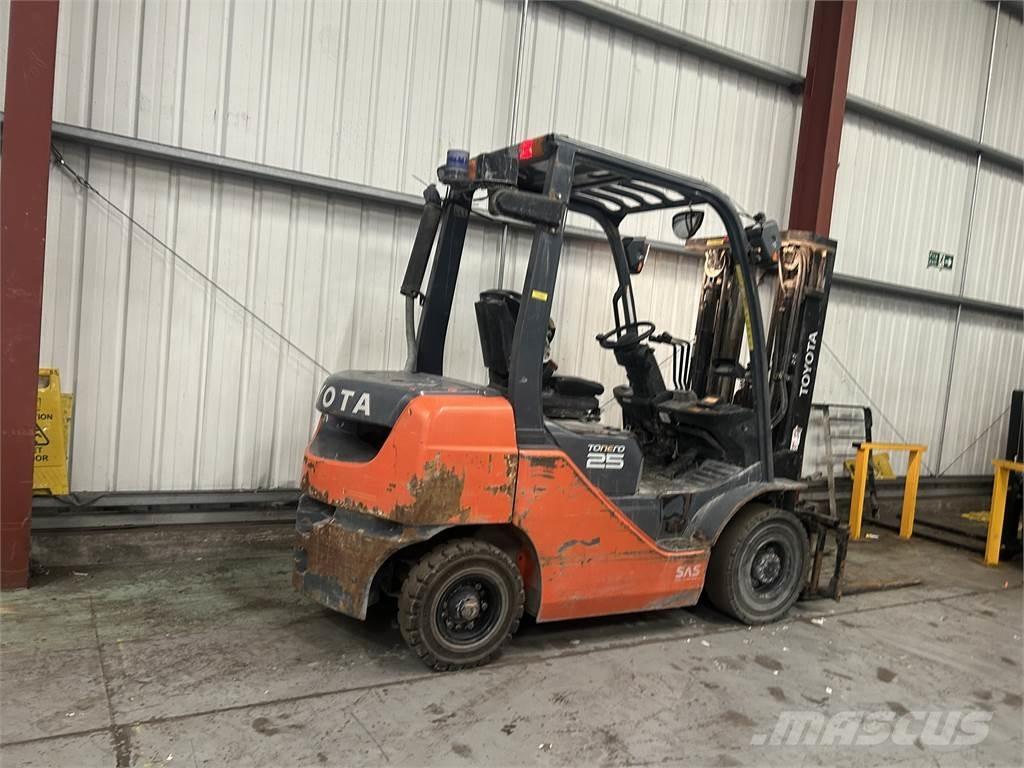 Toyota 02-8FDF25 디젤 지게차