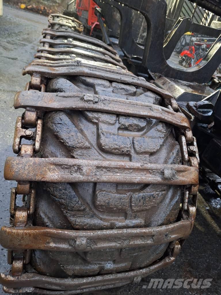 Komatsu 875 원목 포워더