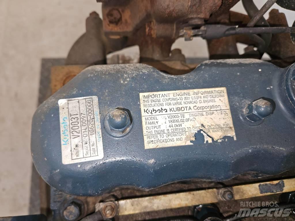 Kubota V 2003 T 엔진