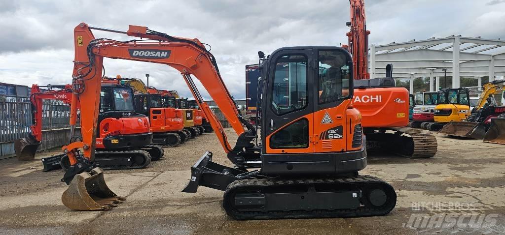 Doosan DX 62 R-3 소형 굴삭기 7톤 미만