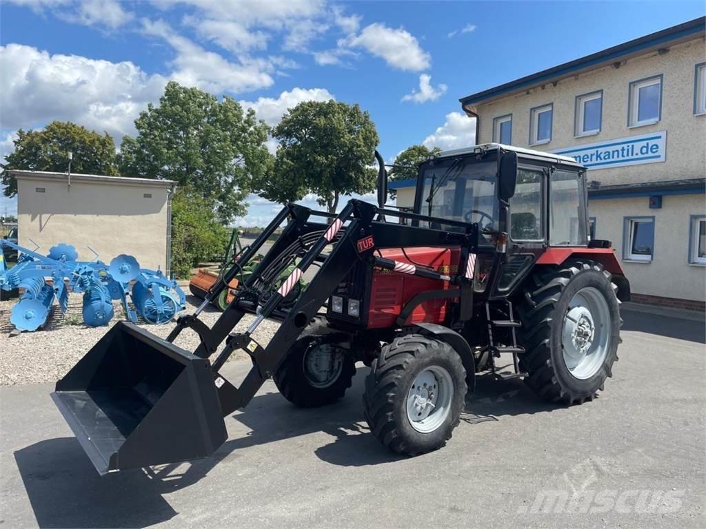 Belarus MTS 820 + FL 트랙터