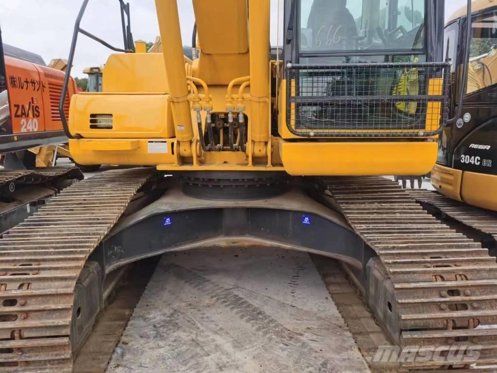 Komatsu PC 200-8 대형 굴삭기 29톤 이상