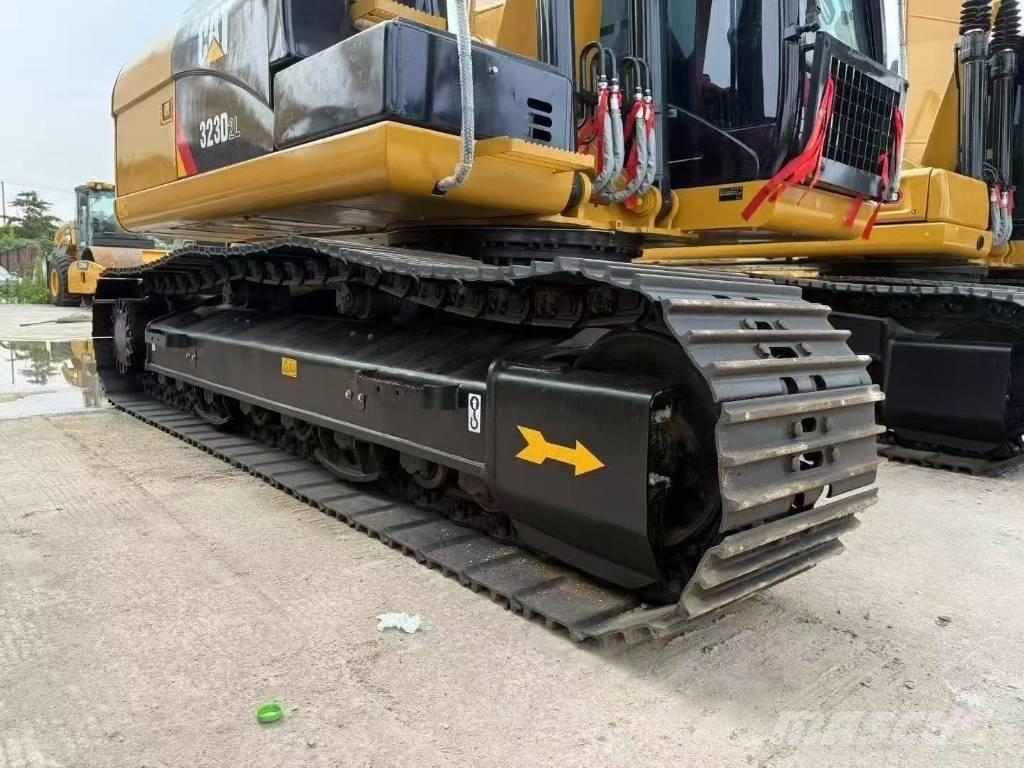 CAT 323D2L 대형 굴삭기 29톤 이상