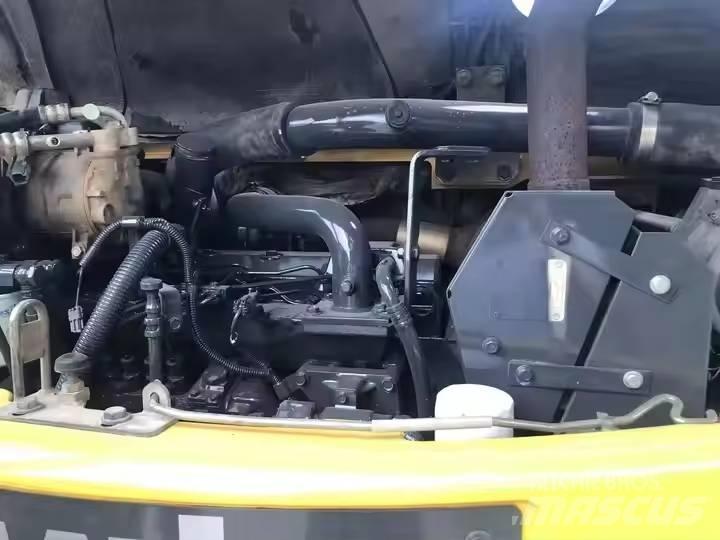 Komatsu PC78US 중형굴삭기 7톤-28톤