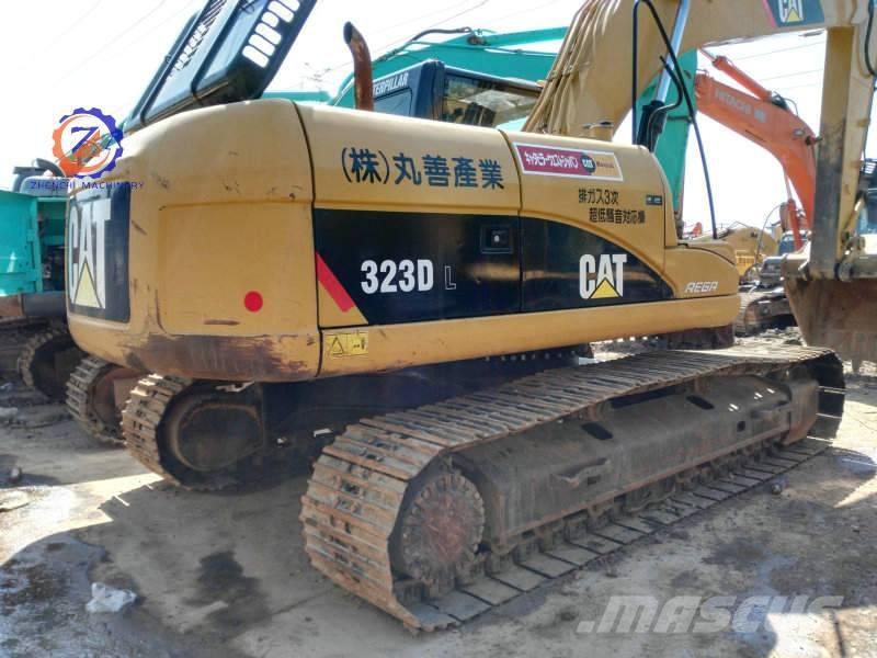 CAT 323 D L 대형 굴삭기 29톤 이상