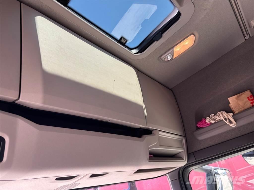 Scania R450 트랙터 유닛
