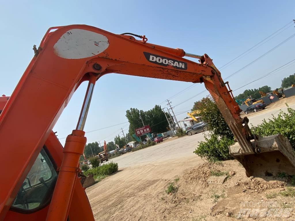 Doosan DH80 소형 굴삭기 7톤 미만