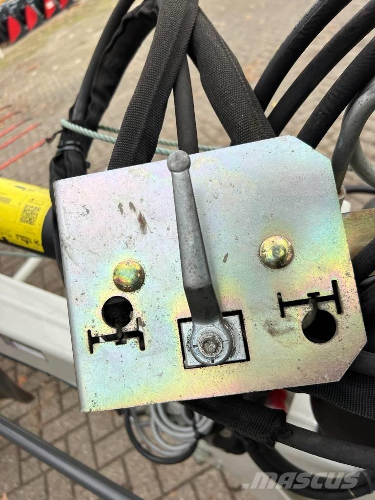 CLAAS Liner 2900 윈드로어