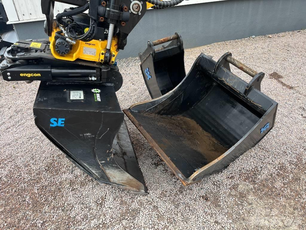 Komatsu PC78US-11E0 중형굴삭기 7톤-28톤
