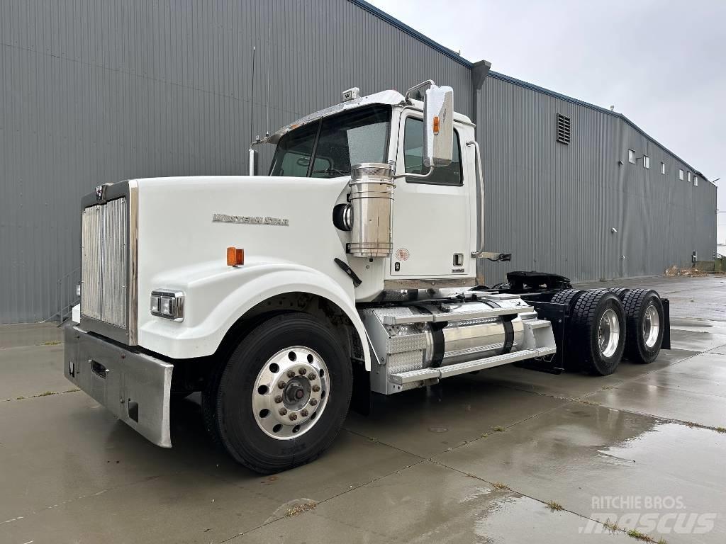 Western Star 4900 SF 트랙터 유닛