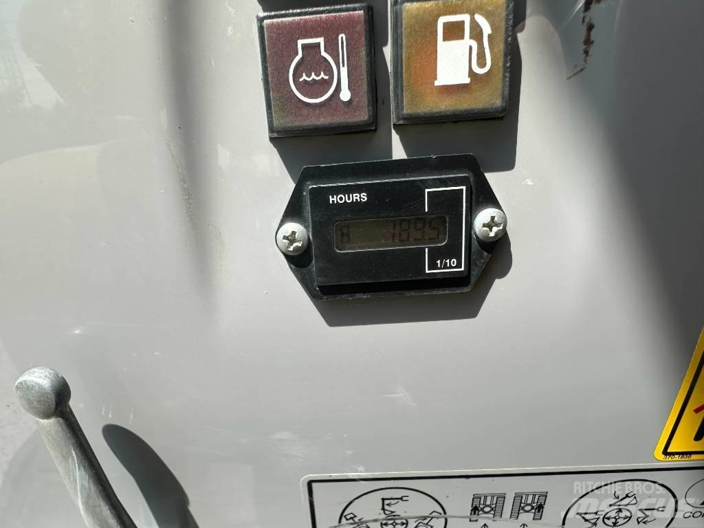 CAT 300.9 D 소형 굴삭기 7톤 미만