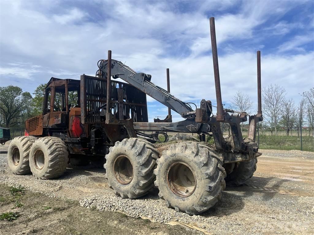 Komatsu 890.3 원목 하베스터