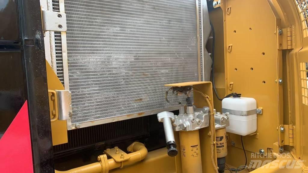 CAT 324 D 대형 굴삭기 29톤 이상