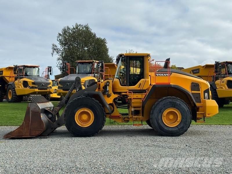 Volvo L 220 H  휠로우더
