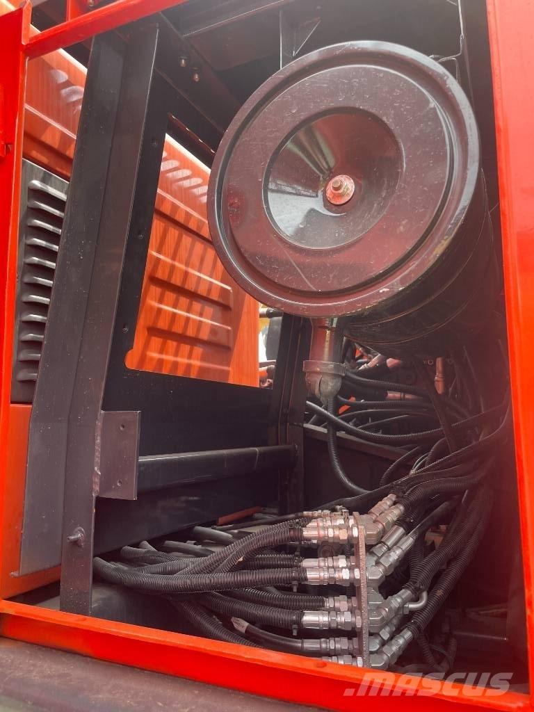 Doosan DX225LCA 대형 굴삭기 29톤 이상