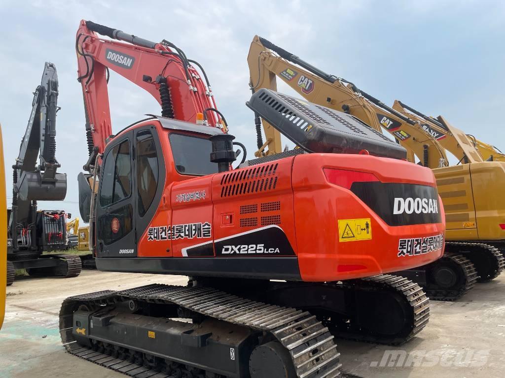 Doosan DX225LCA 대형 굴삭기 29톤 이상