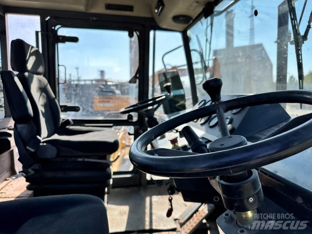Stavostroj VP 2400 공기 타이어 롤러