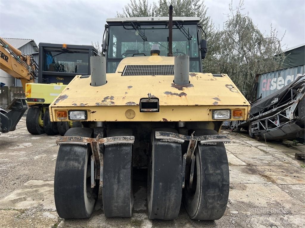 Stavostroj VP 2400 공기 타이어 롤러