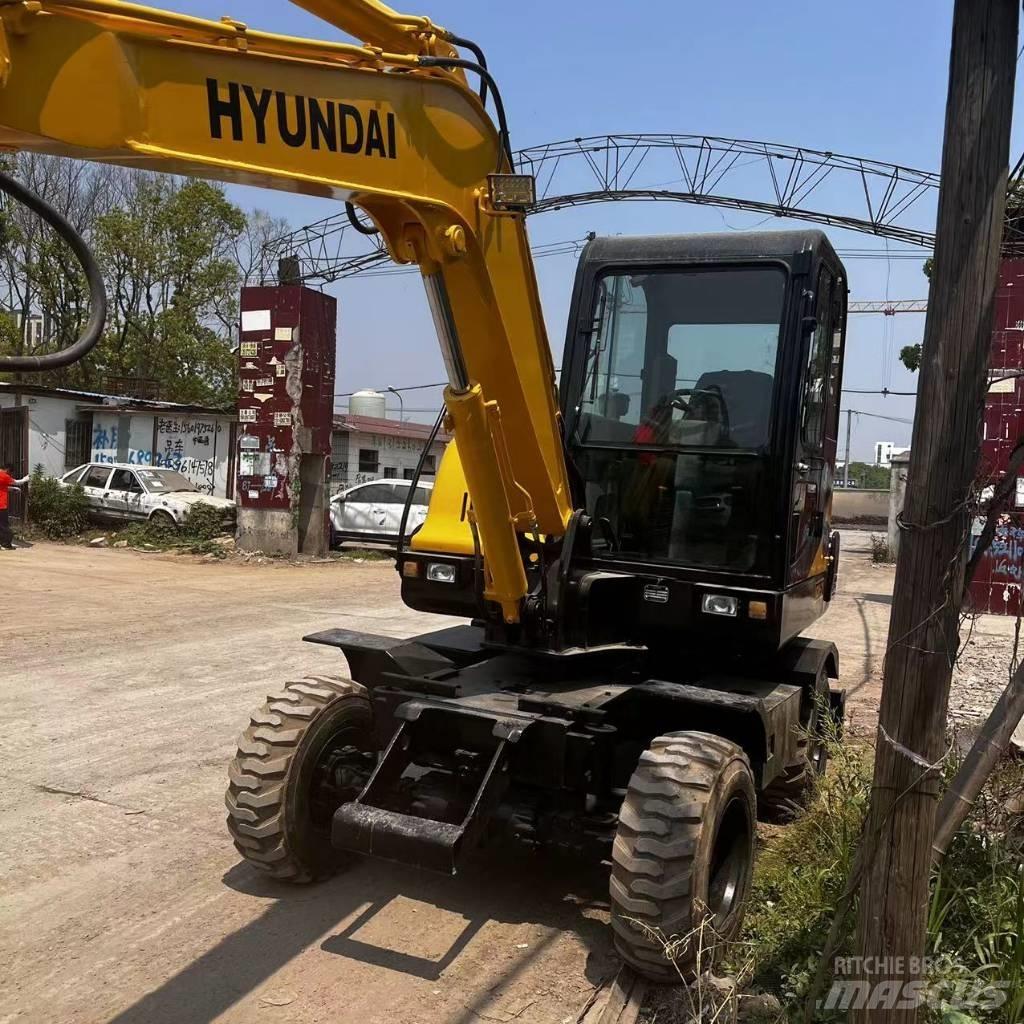 Hyundai R60W-7  휠 굴삭기