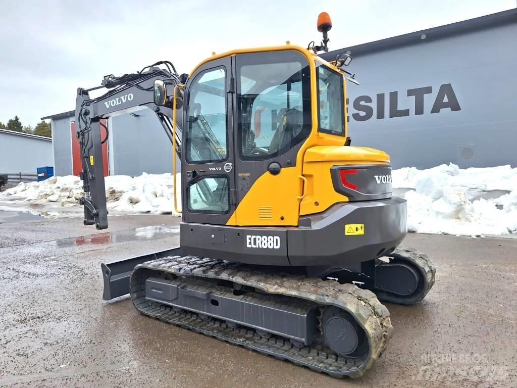 Volvo ECR88D 중형굴삭기 7톤-28톤