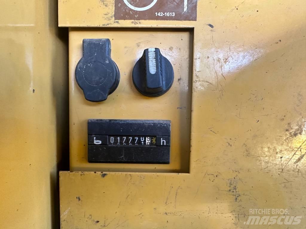 CAT M 320 VAH  휠 굴삭기