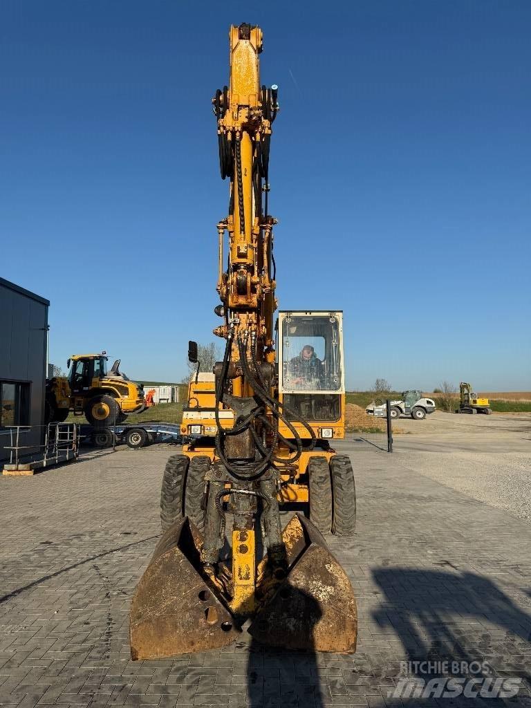 Liebherr A 900 C  휠 굴삭기