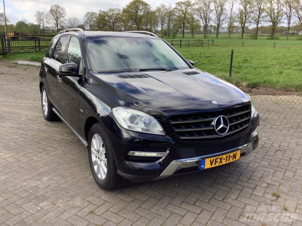 Mercedes-Benz ML 350 크로스컨트리 차량