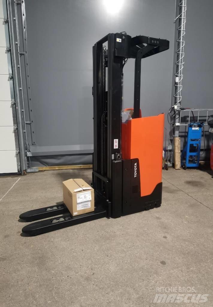 Toyota SSI160LN 보행식 리치 지게차