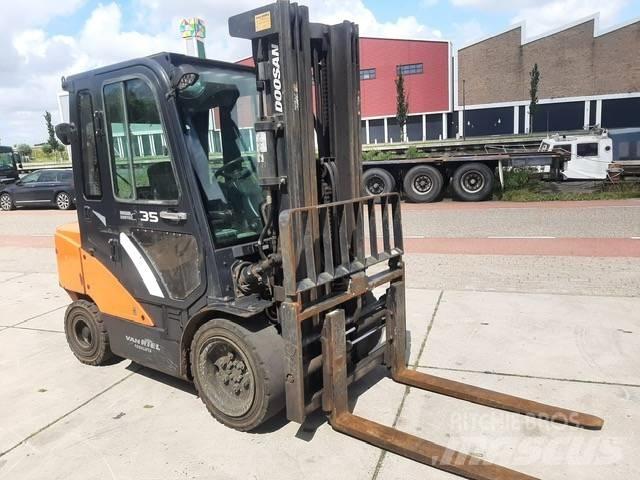Doosan D 35 C-7 디젤 지게차