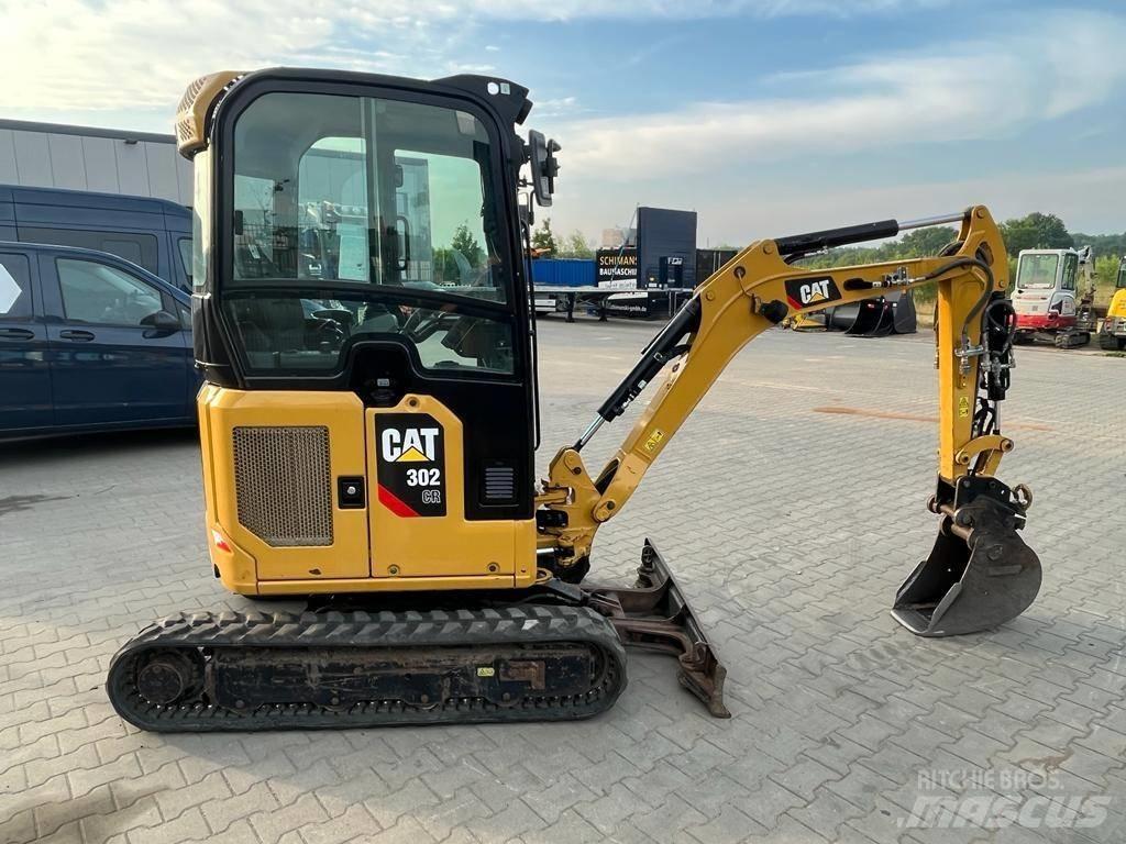 CAT 302 소형 굴삭기 7톤 미만