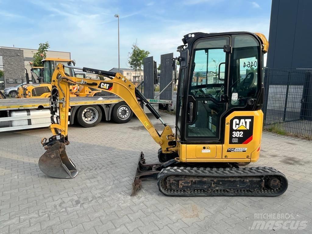 CAT 302 소형 굴삭기 7톤 미만