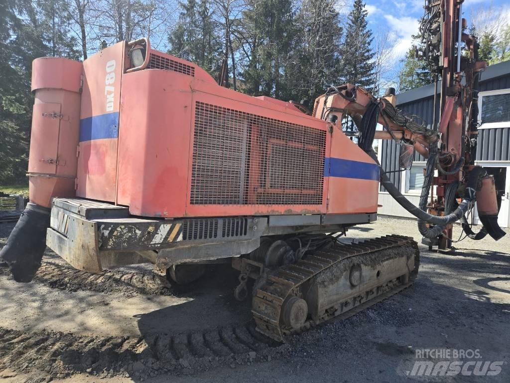 Sandvik DX 780 도로 굴착기
