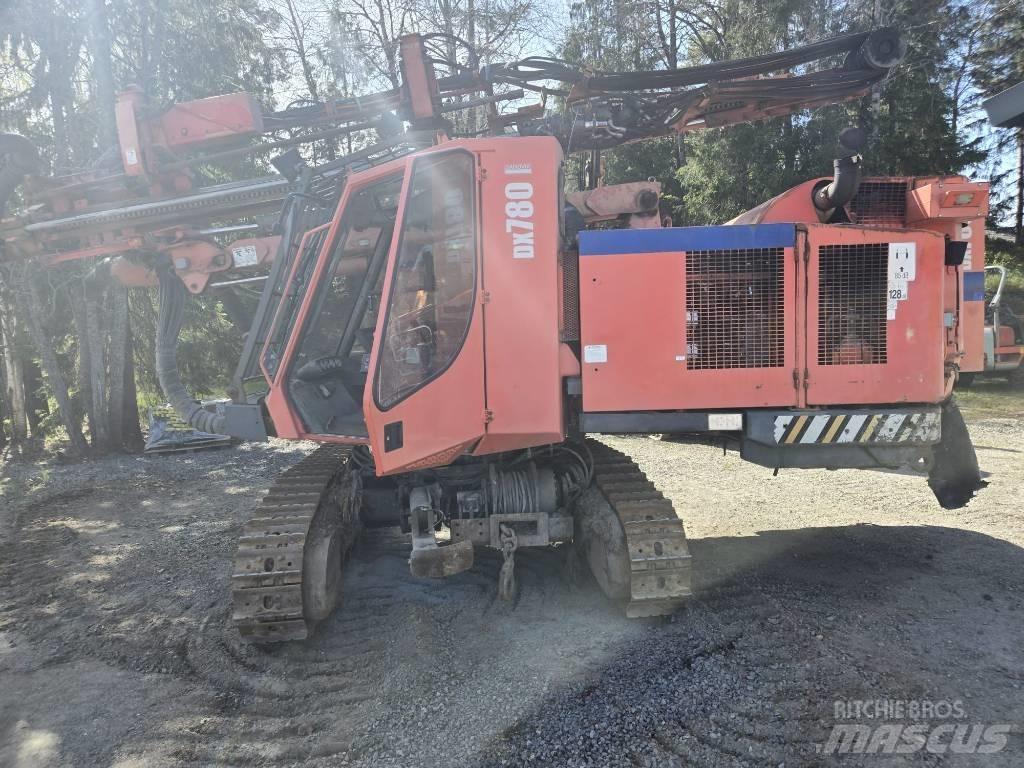 Sandvik DX 780 도로 굴착기
