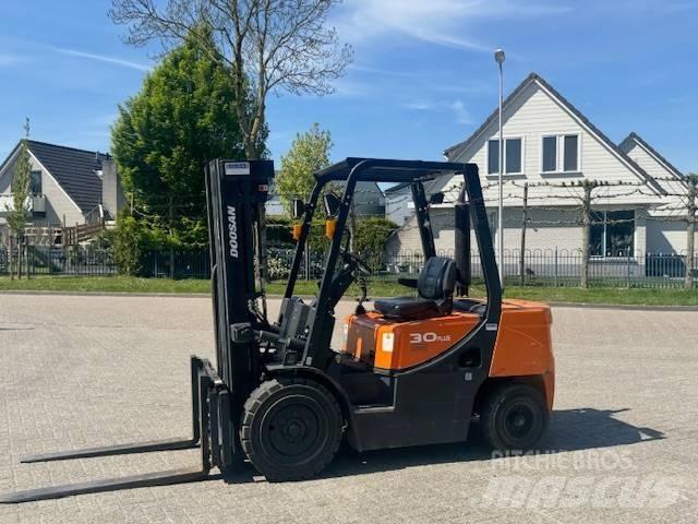Doosan D30 Plus 디젤 지게차
