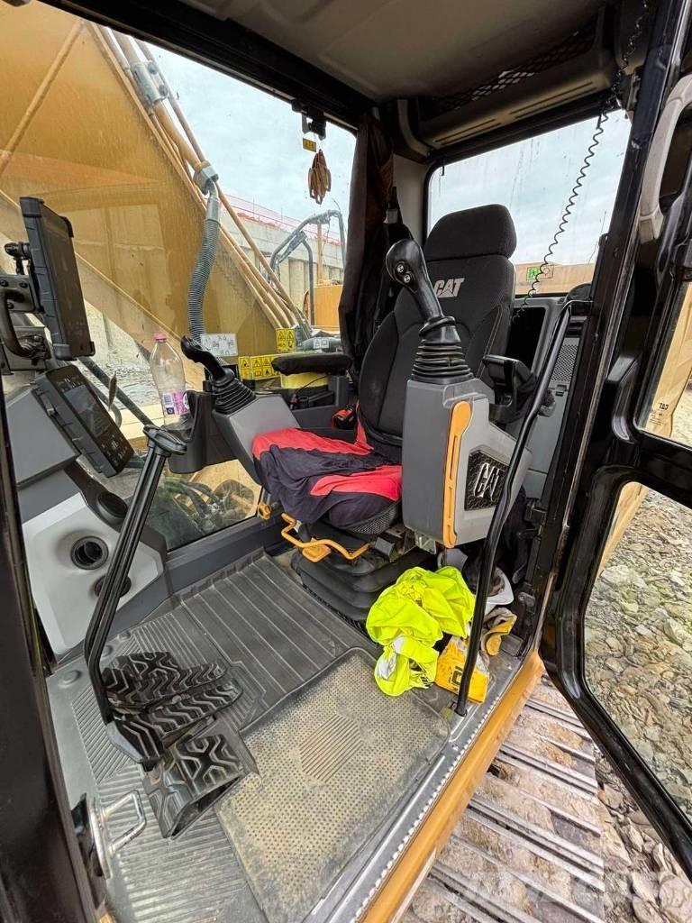 CAT 320 대형 굴삭기 29톤 이상