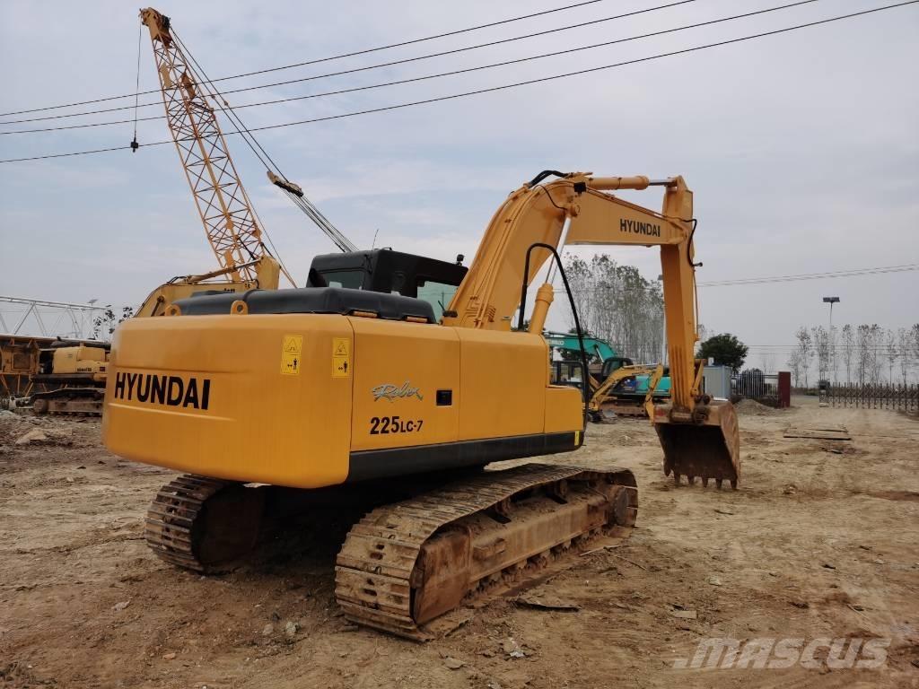 Hyundai R225LC-7 대형 굴삭기 29톤 이상