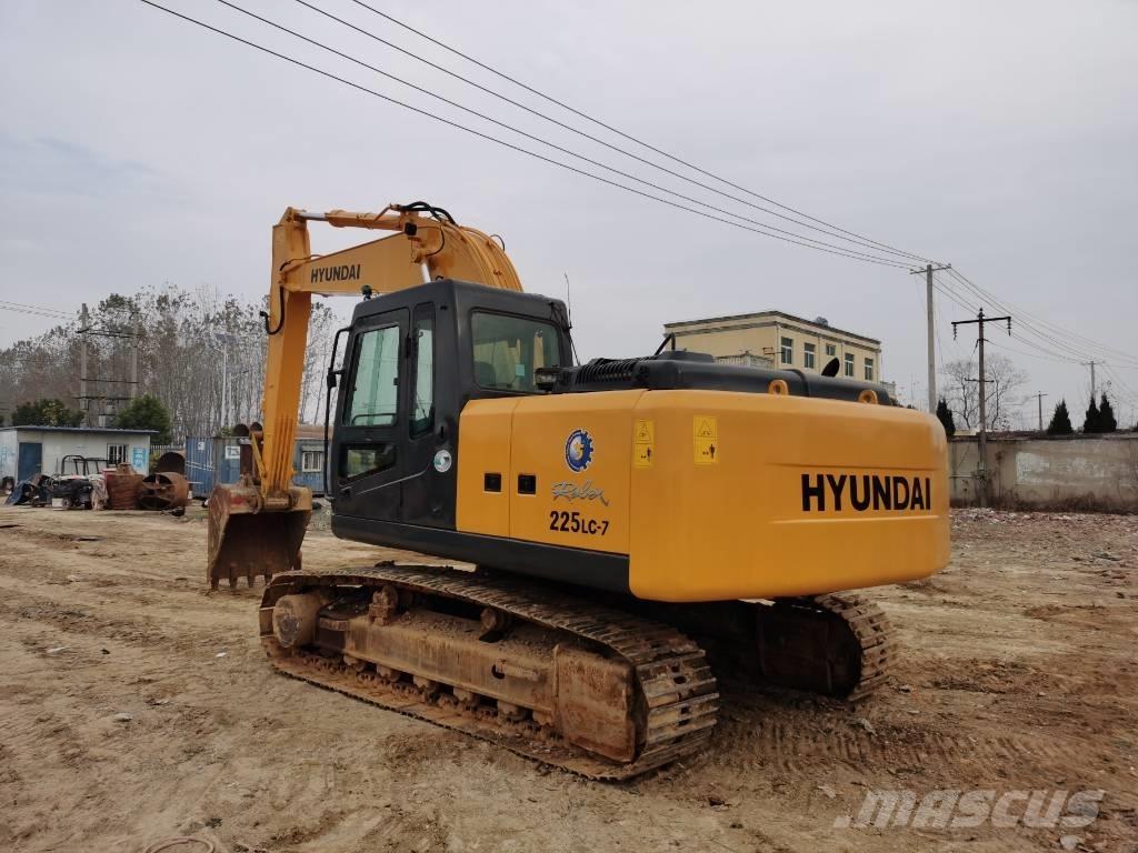 Hyundai R225LC-7 대형 굴삭기 29톤 이상