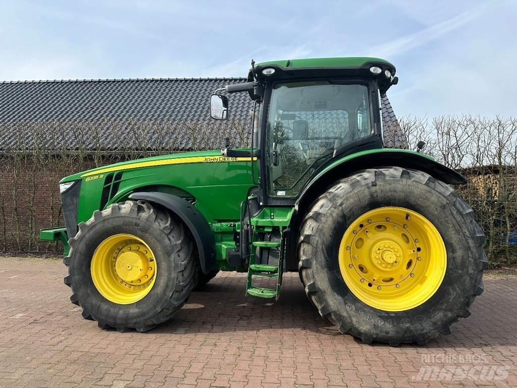 John Deere 8335R 트랙터