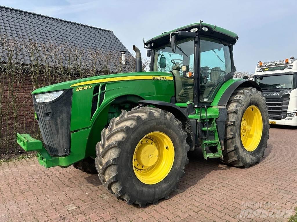 John Deere 8335R 트랙터