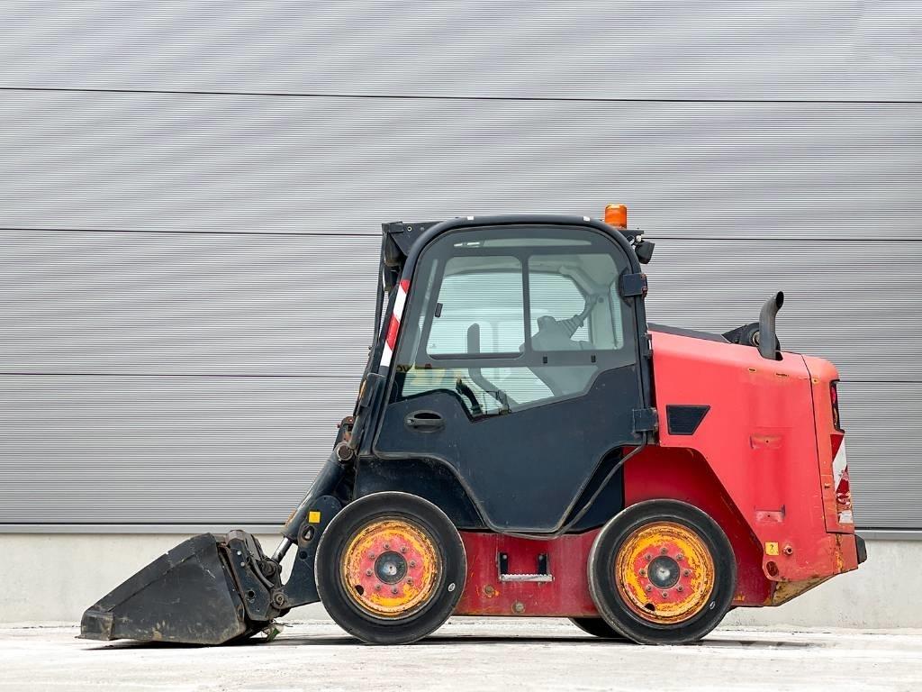JCB R260  스키드로더