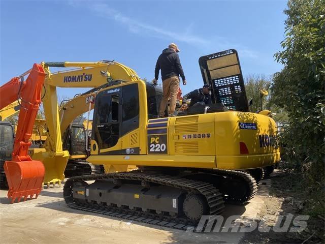 Komatsu PC 220-8 대형 굴삭기 29톤 이상